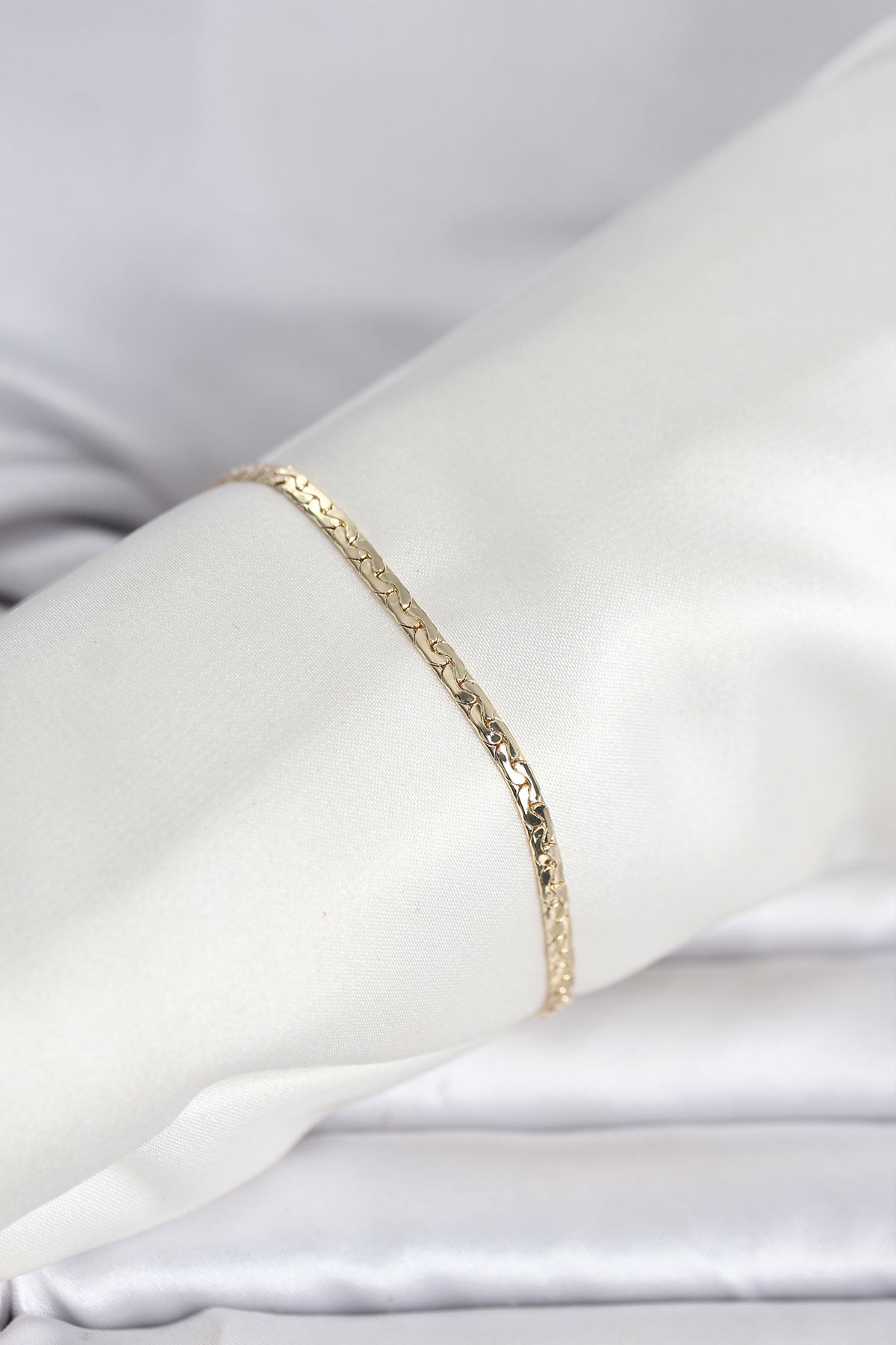 Gold-Tone Flat Hammered Chain Women's Bracelet