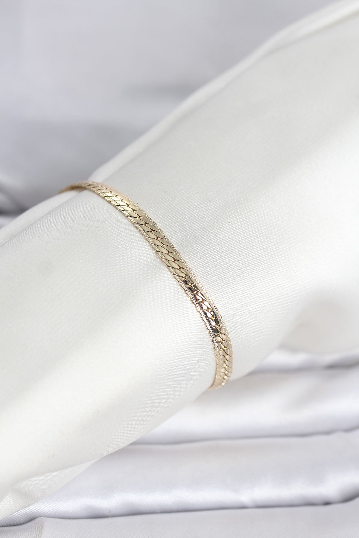 Gold-Tone Flat Chain Laser-Cut Flat Chain Women's Bracelet