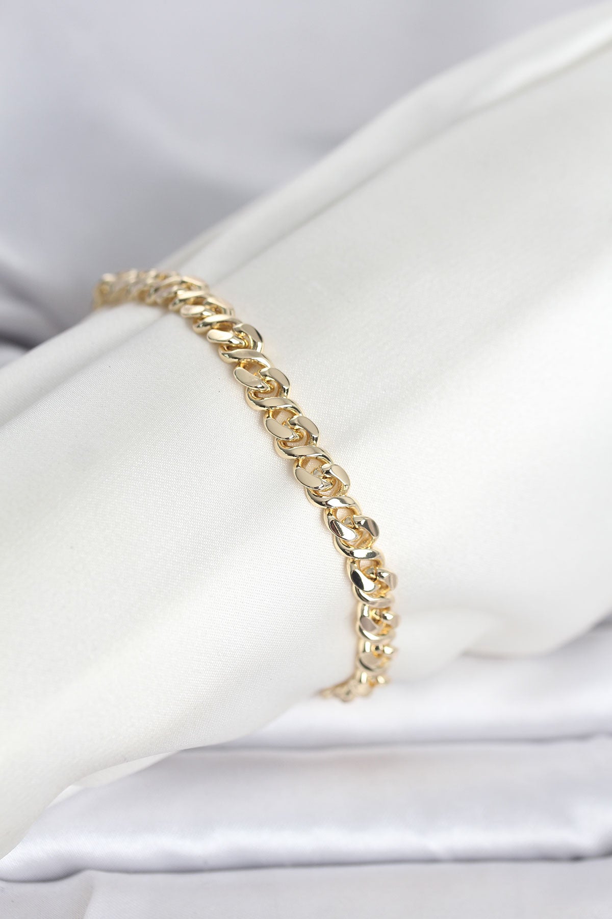 Gold-Tone Flat Chain Women's Bracelet