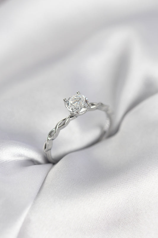Silver-Tone Spiral Chain Solitaire Spiral Chain Women's Ring with Zircon Detail and Pearl Detail