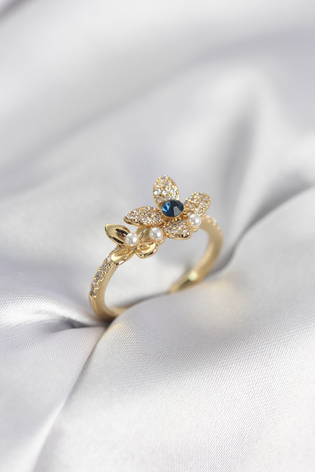 Gold-Tone Flower Women's Ring with Zircon Detail