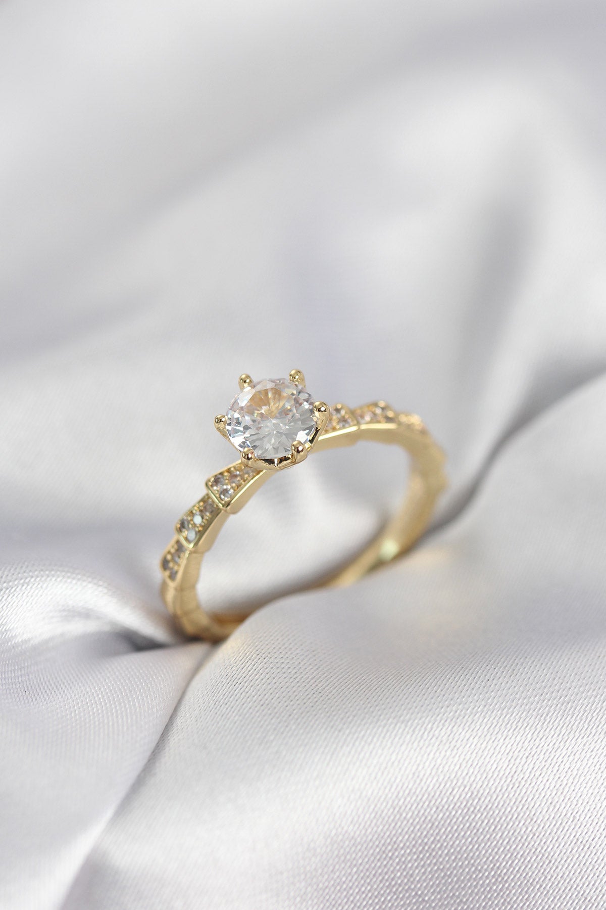 Gold-Tone Solitaire Women's Ring with Zircon Detail