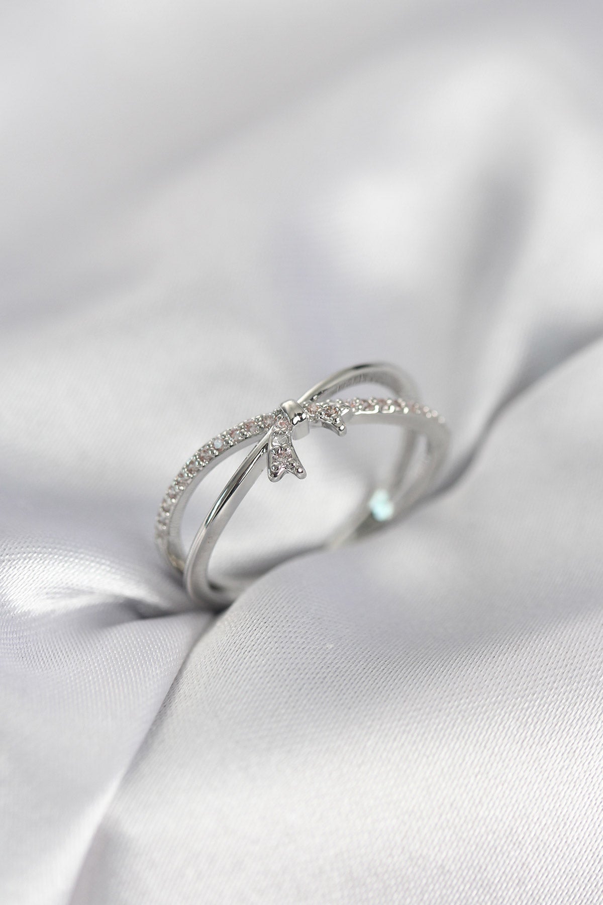 Silver-Tone Bow Women's Ring with Zircon Detail