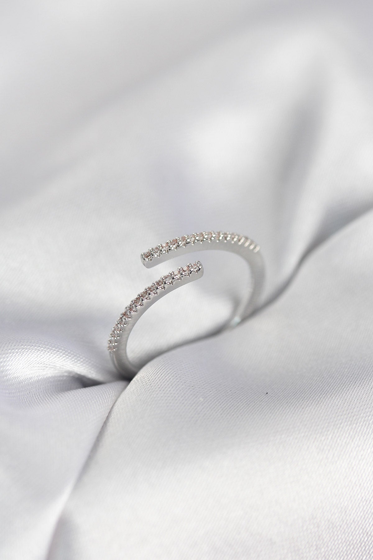 Silver-Tone Snake Women's Ring with Zircon Detail