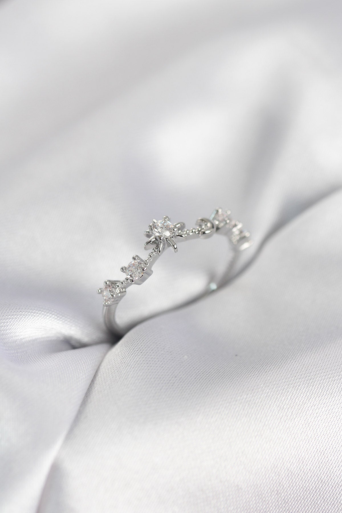 Silver-Tone Gece Temalı with Zircon Detail Women's Ring