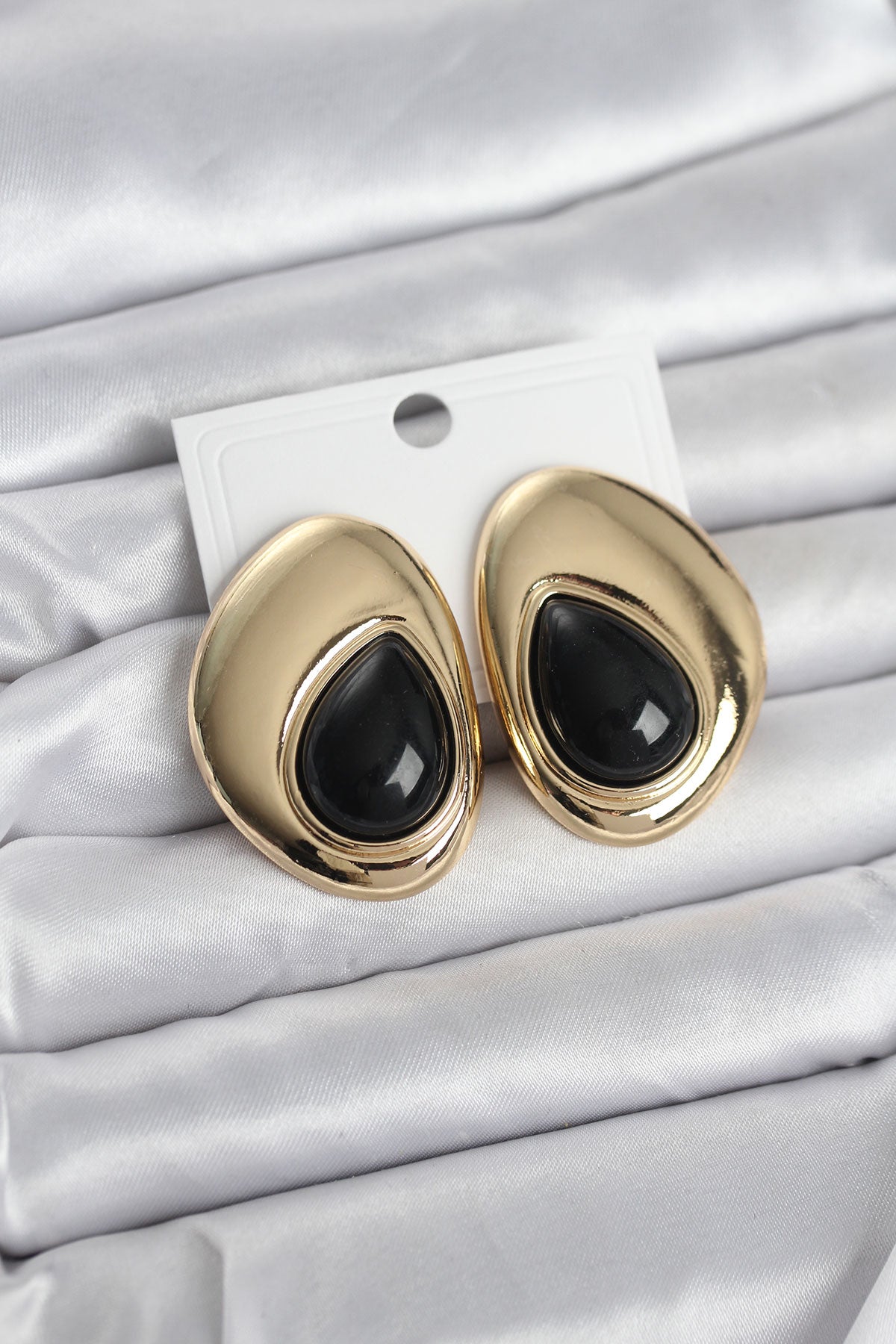 Pirinç Gold Renk Siyah Taşlı Damla Model Vintage Kadın Küpe