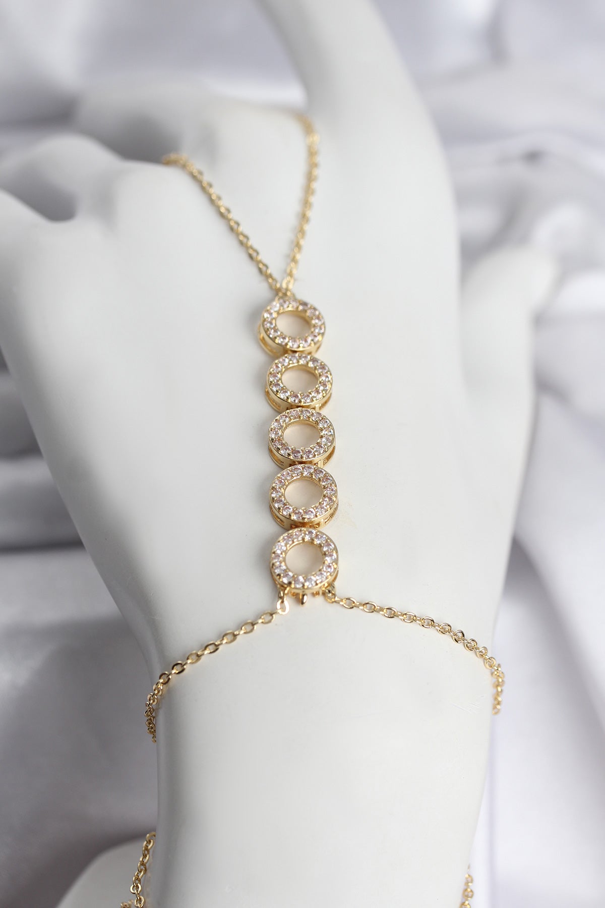 Pirinç Gold Renk Zirkon Taşlı Sıralı Halka Model Kadın Şahmeran