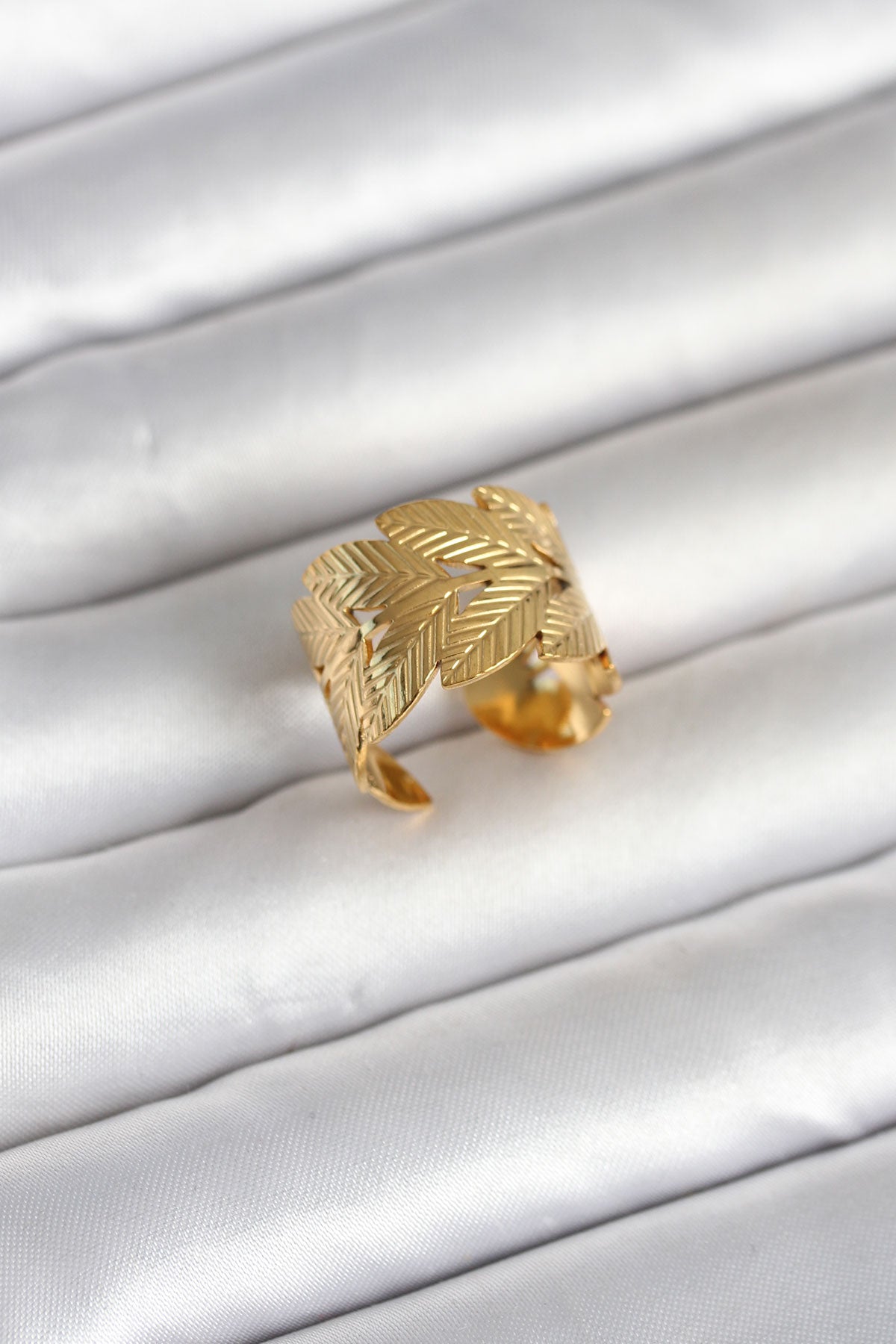 316L Stainless Steel Gold-Tone Leaf i Women's Ring