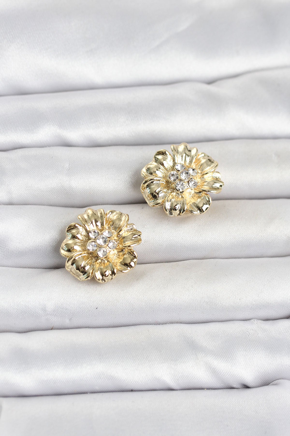 Floral Zircon Brooch Pin