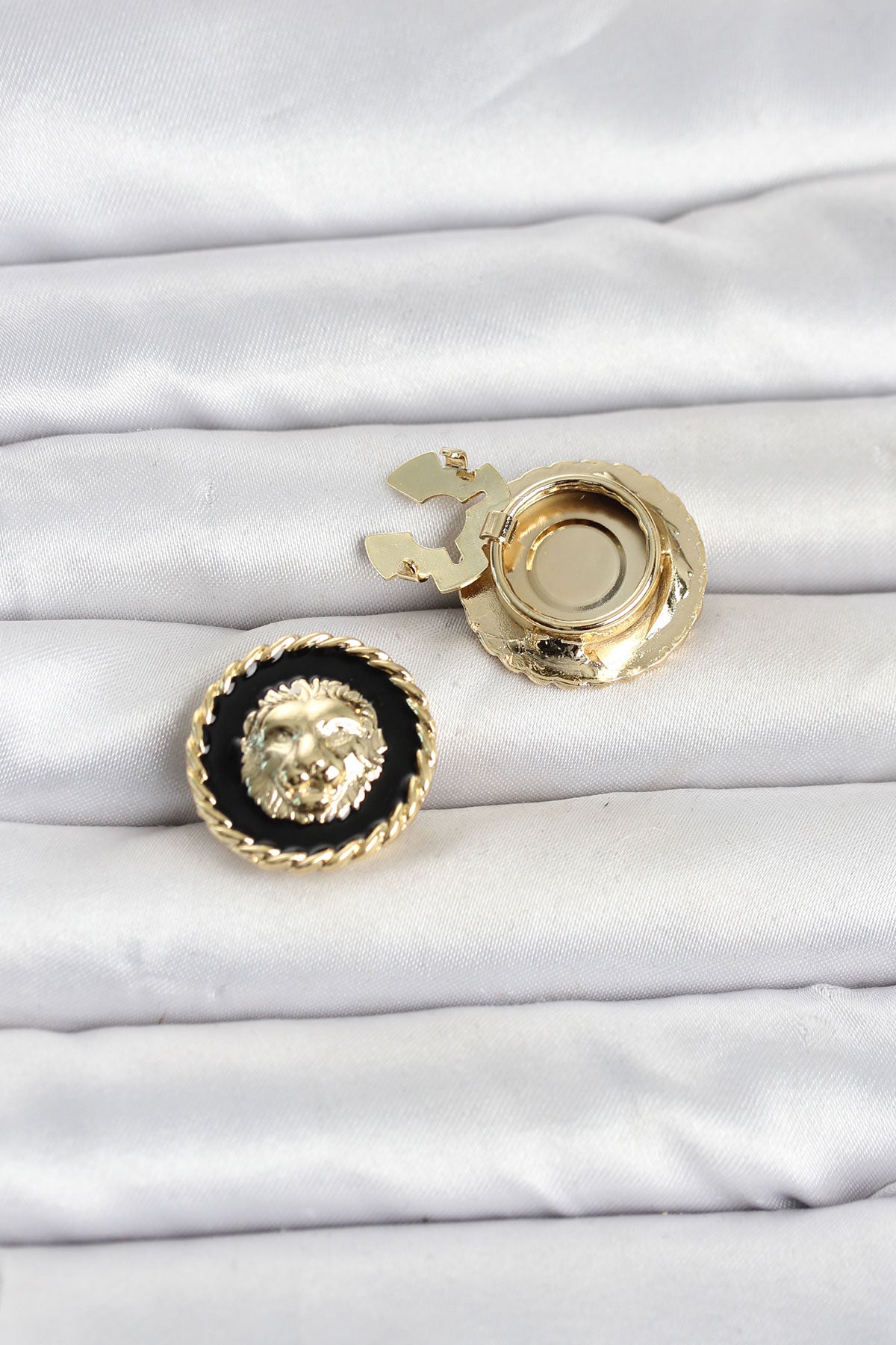 Gold-Tone Lion Brooch Pin